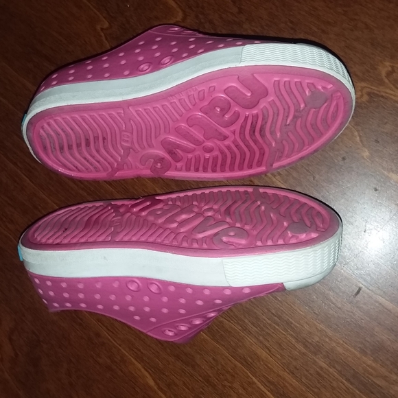 Native Shoes - Picture 6 of 7